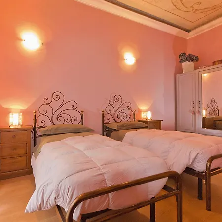 Casa de hóspedes Duca's 5*